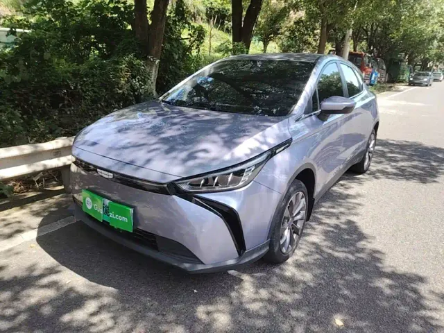 Фотография автомобиля — Geely Geometry M6