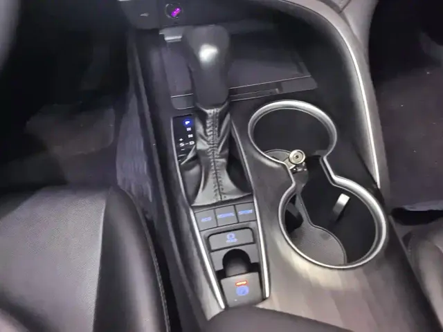 Toyota Camry — Фото автомобиля 16
