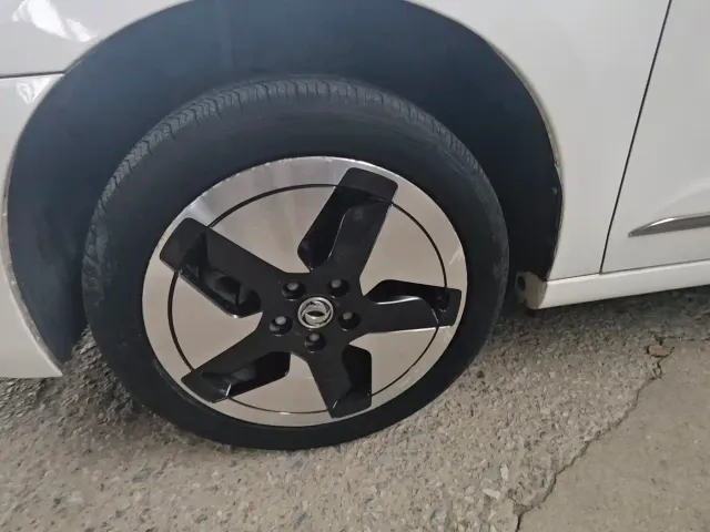 Dongfeng Fengshen E70 — Фото автомобиля 6