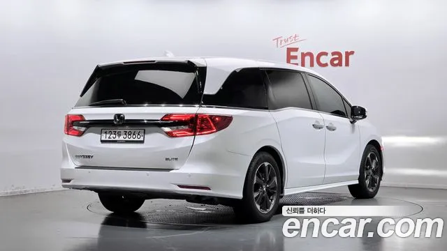 Honda Odyssey — Фото автомобиля 2