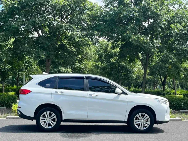 Haval M6 — Фото автомобиля 7
