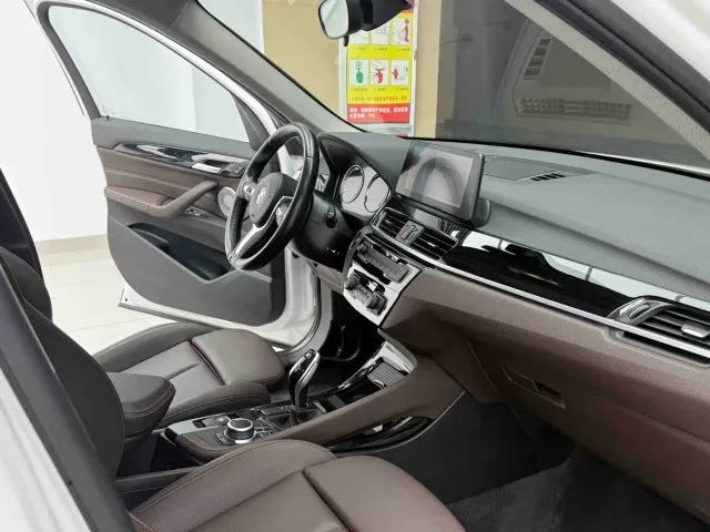 BMW X1 — Фото автомобиля 10