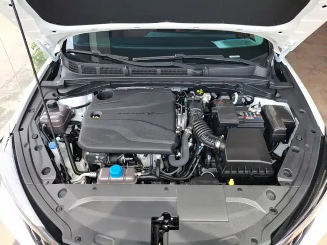 Changan Eado — Фото автомобиля 19