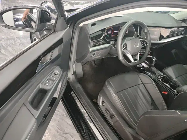 Volkswagen Passat — Фото автомобиля 15