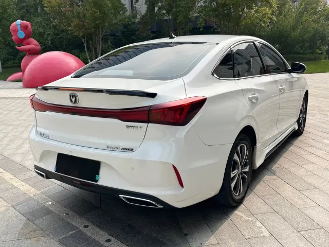 Changan Eado — Фото автомобиля 4