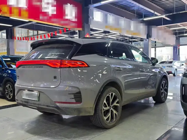 BYD Tang — Фото автомобиля 6