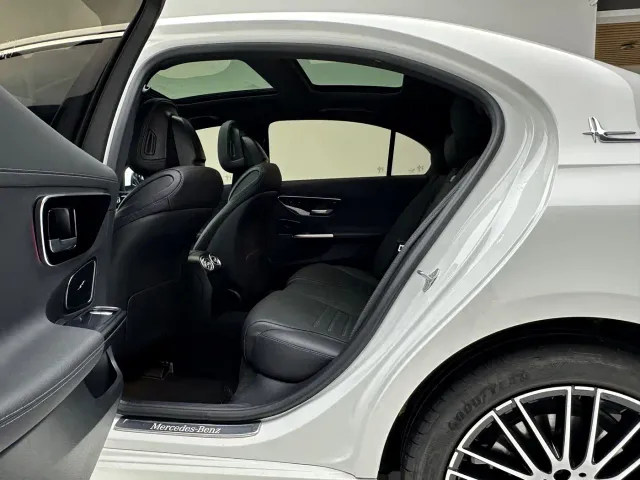 Mercedes-Benz C-Class — Фото автомобиля 8