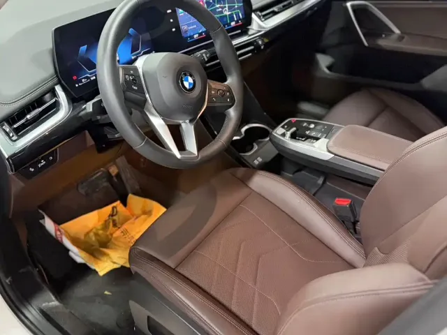 BMW BMW X1 2023 sDrive20Li X Design Package — Фото автомобиля 4