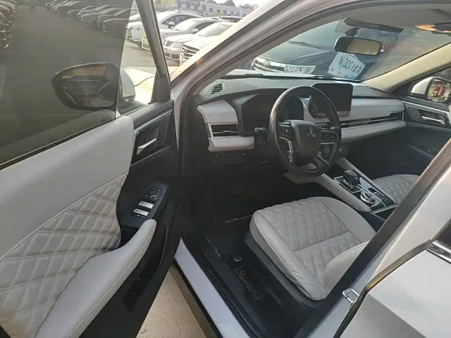 Mitsubishi Outlander — Фото автомобиля 15
