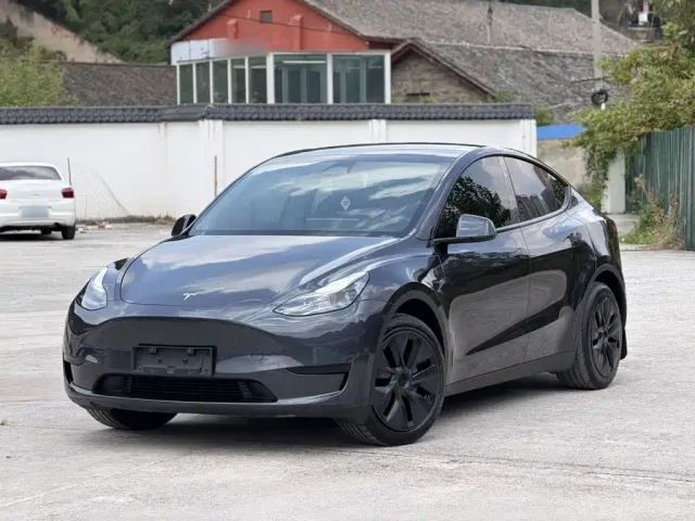 Фотография автомобиля — Tesla Model Y