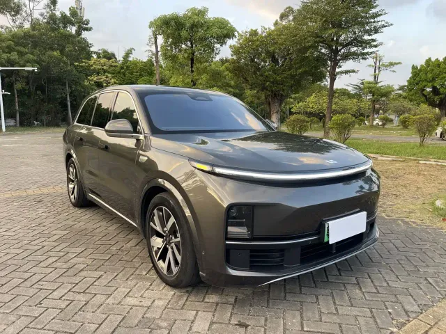 Li Auto L8 — Фото автомобиля 3