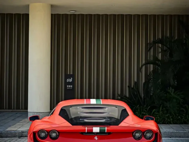 Ferrari F8 — Фото автомобиля 5