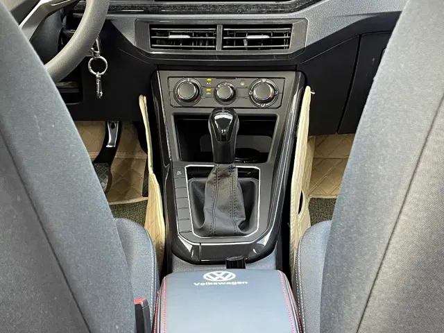 Volkswagen Lavida — Фото автомобиля 9