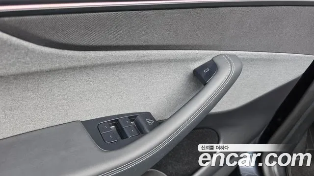 Tesla Model Y — Фото автомобиля 28