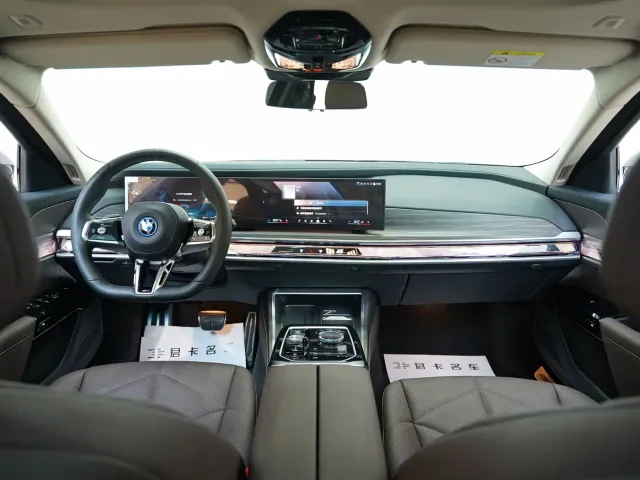 BMW BMW i7 2023 eDrive50L Leading M Sport Package — Фото автомобиля 11
