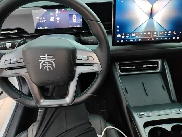 BYD Qin L — Фото автомобиля 9