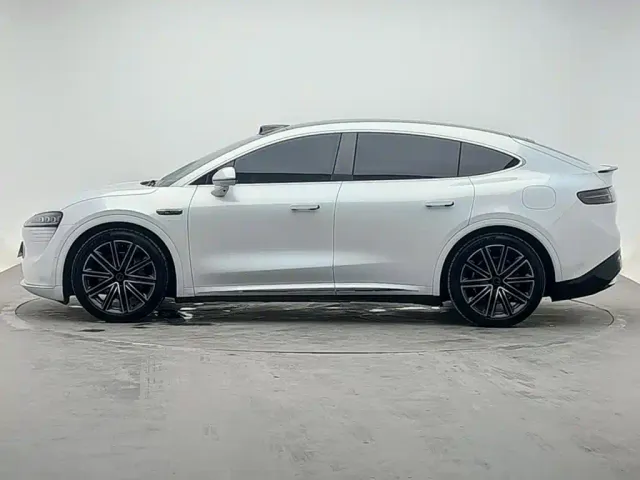 Zhijie Luxeed R7 2024 Pure Electric 667km Max — Фото автомобиля 2