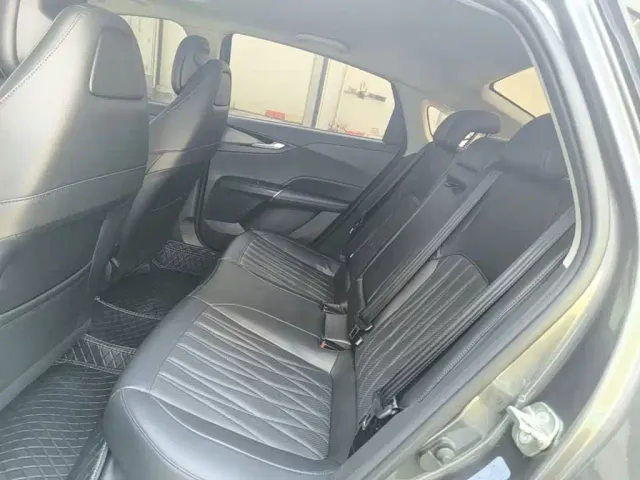 Changan Qiyuan A05 — Фото автомобиля 16