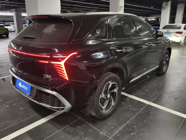 Hongqi HS3 — Фото автомобиля 3
