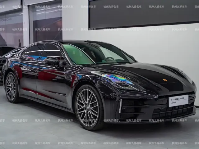 Porsche Panamera — Фото автомобиля 3