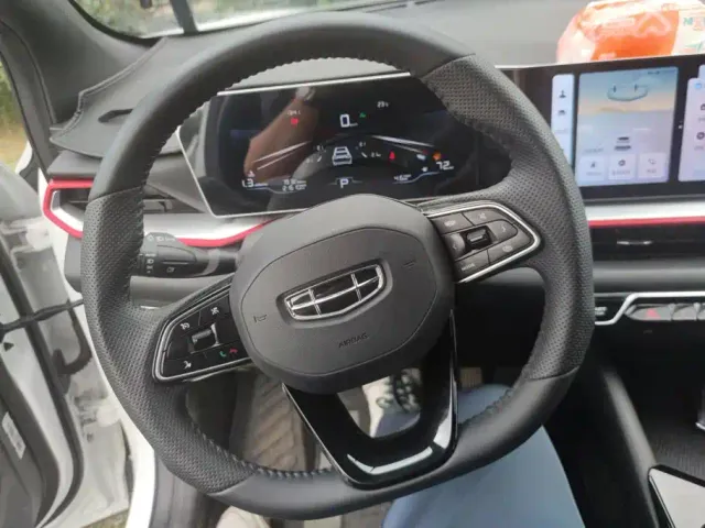 Geely Binyue — Фото автомобиля 14