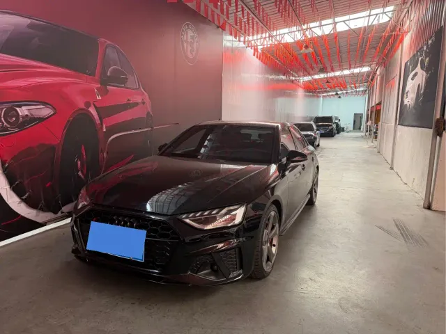Фотография автомобиля — Audi S4