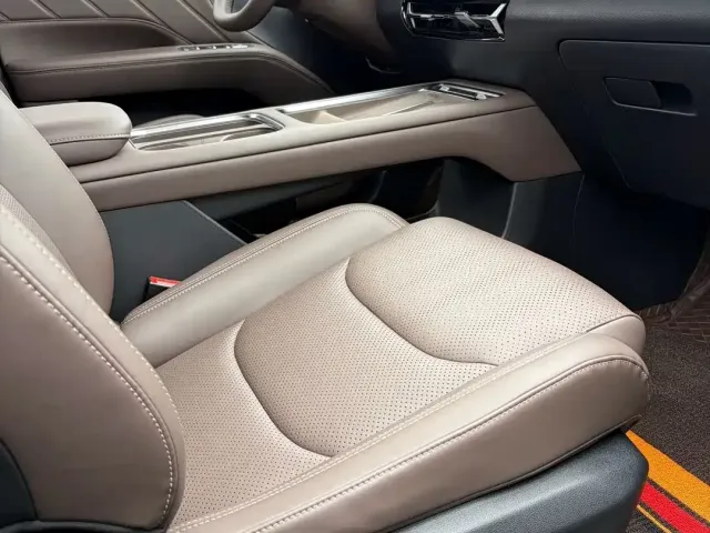 Wuling Motors Xingguang 730 New Energy 2025 Model Plug-in Hybrid Base Version — Фото автомобиля 4
