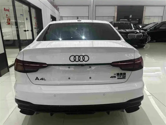 Audi A4L — Фото автомобиля 21
