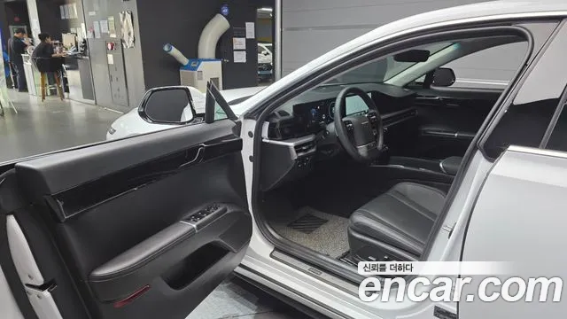 Hyundai Grandeur Grandeur (GN7) 2.5 Бензин 2WD — Фото автомобиля 10