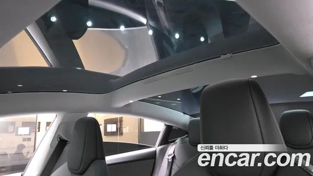 Tesla Model 3 — Фото автомобиля 19
