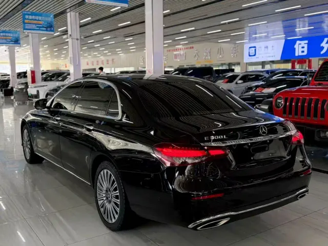 Mercedes-Benz E-Class — Фото автомобиля 9