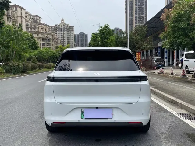 Li Auto L6 — Фото автомобиля 5
