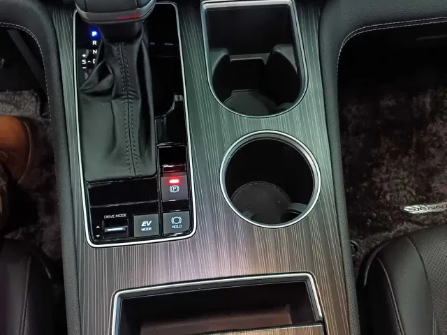 Toyota Sienna — Фото автомобиля 14