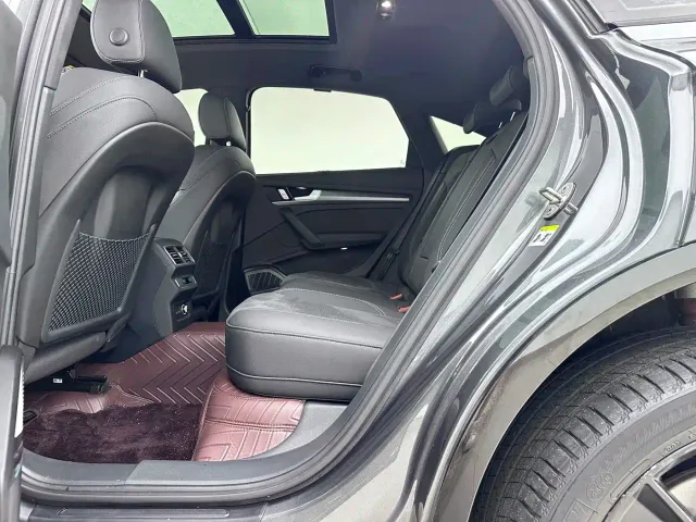 Audi Q5L Sportback — Фото автомобиля 10