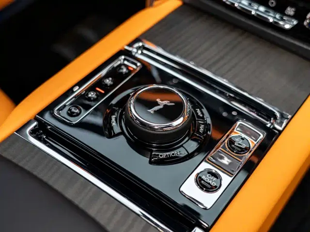 Rolls-Royce Cullinan — Фото автомобиля 26