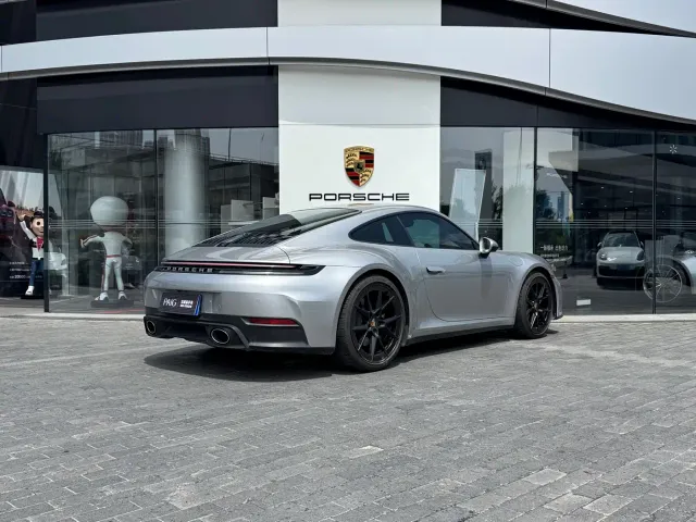 Porsche 911 — Фото автомобиля 6