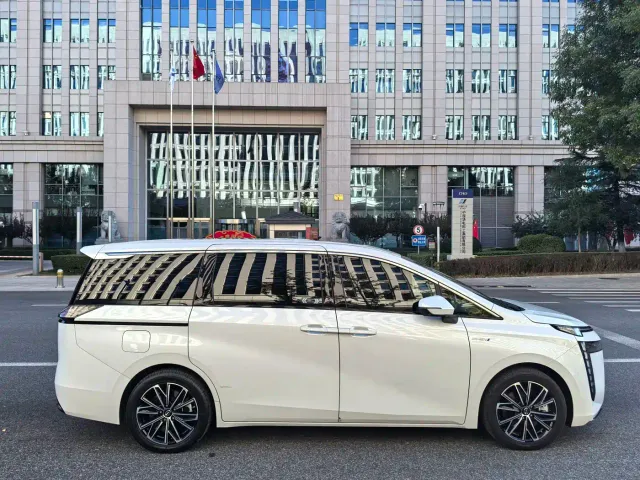 GAC Trumpchi E8 — Фото автомобиля 6