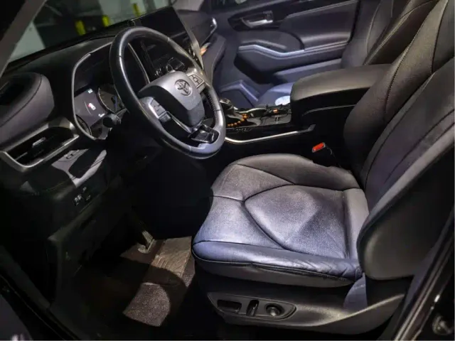 Toyota Highlander — Фото автомобиля 3