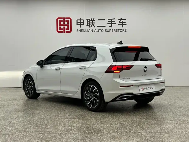 Volkswagen Golf — Фото автомобиля 2