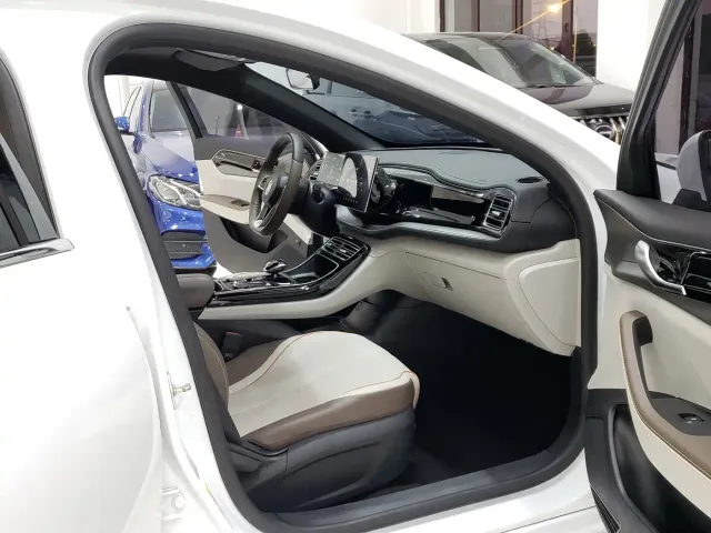 BYD Qin PLUS — Фото автомобиля 6