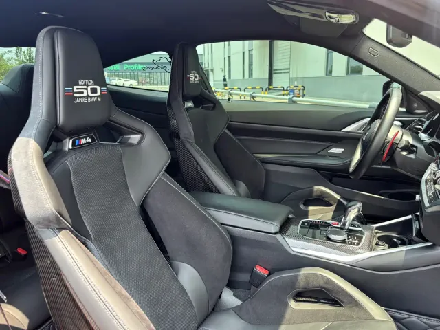 BMW M4 — Фото автомобиля 15