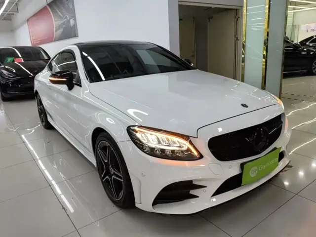 Mercedes-Benz C-Class — Фото автомобиля 3