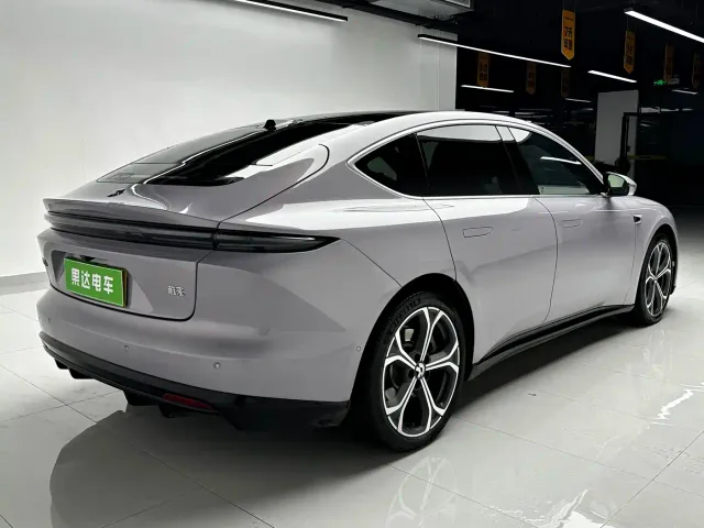 Nio ET5 — Фото автомобиля 4
