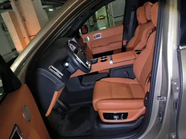 Li Auto L8 — Фото автомобиля 11