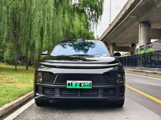 Li Auto L7 — Фото автомобиля 2