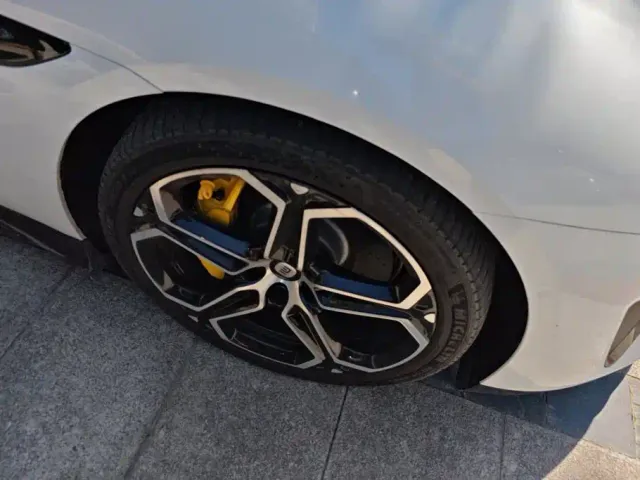 Xiaomi SU7 — Фото автомобиля 6