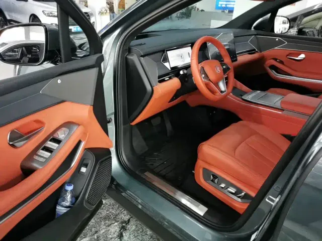 BYD Tang L — Фото автомобиля 15