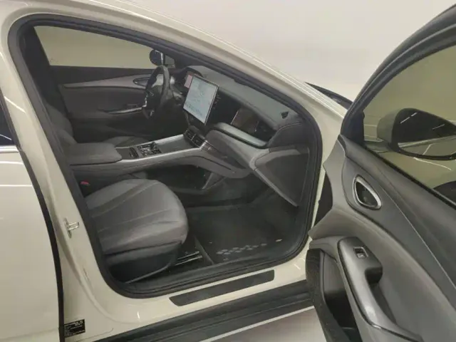 BYD Seal 07 DM-i — Фото автомобиля 8