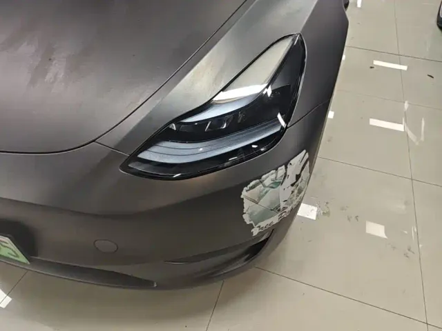 Tesla Model Y — Фото автомобиля 23