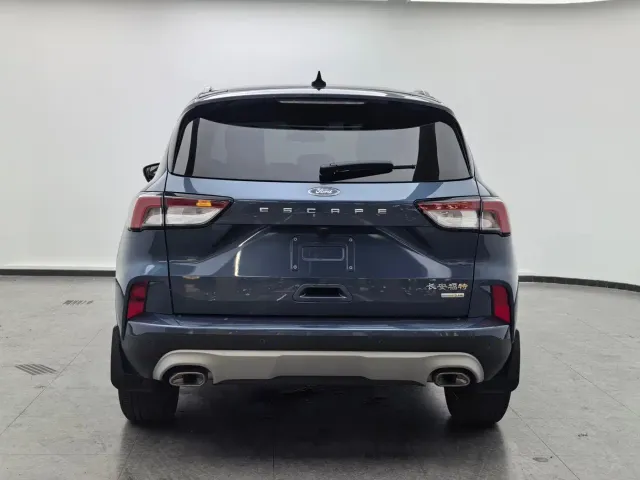 Ford Escape — Фото автомобиля 5